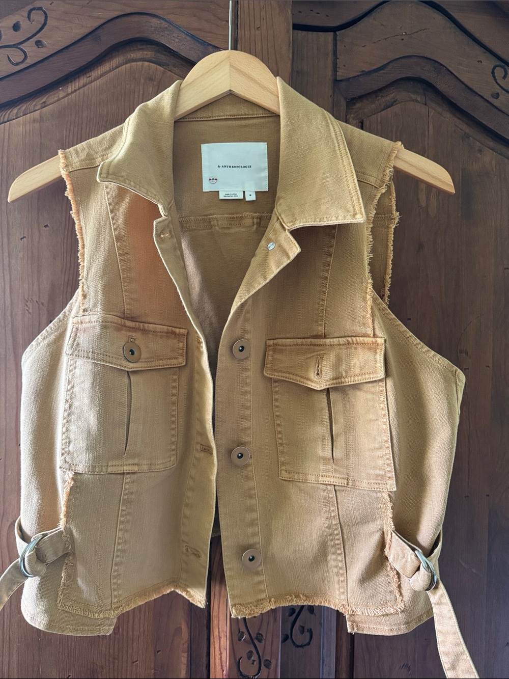 EUC BY ANTHROPOLOGIE WASHED MUSTARD/ MAIZE COLOR DENIM UTILITY VEST. SIZE M.